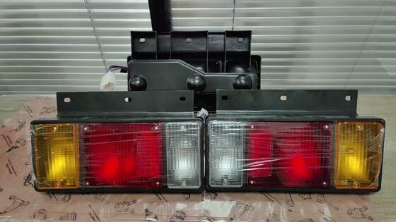 4JB1 8-94178619-0   Isuzu NPR NHR 100 Tail Combo Lamp