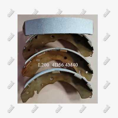 أحذية فرامل أسطوانية لميتسوبيشي L200 4600A106 4600A122 بيك أب DV26 4D56 4M40