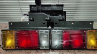 4JB1 8-94178619-0 NPR NHR 100P مصباح خلفي كومبو